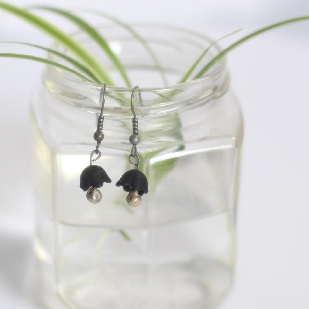 black tulip drop earrings