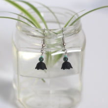 Load image into Gallery viewer, black tulip drop earrings
