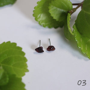 garnet studs