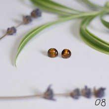 Load image into Gallery viewer, tigers eye studs
