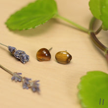 Load image into Gallery viewer, tigers eye studs
