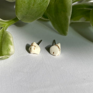 howlite studs